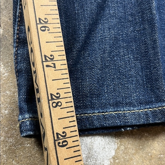 Express Zelda Barely Boot Dark Wash Denim Jeans
Size: 12s (See measurements) - Picture 8 of 8